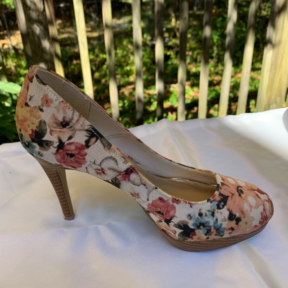 Christian Siriano Heels - Picture 7 of 10